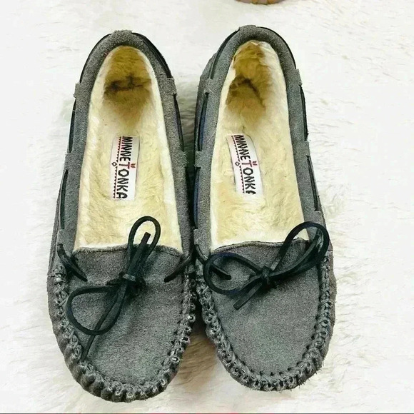Minnetonka Cally Gray Suede Leather Sherpa Moccasin Slippers Size 6 - Picture 4 of 10
